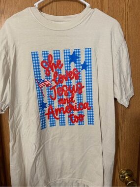 Comfort Colors She Loves Jesus and America Too Graphic T-Shirt Women’s Large